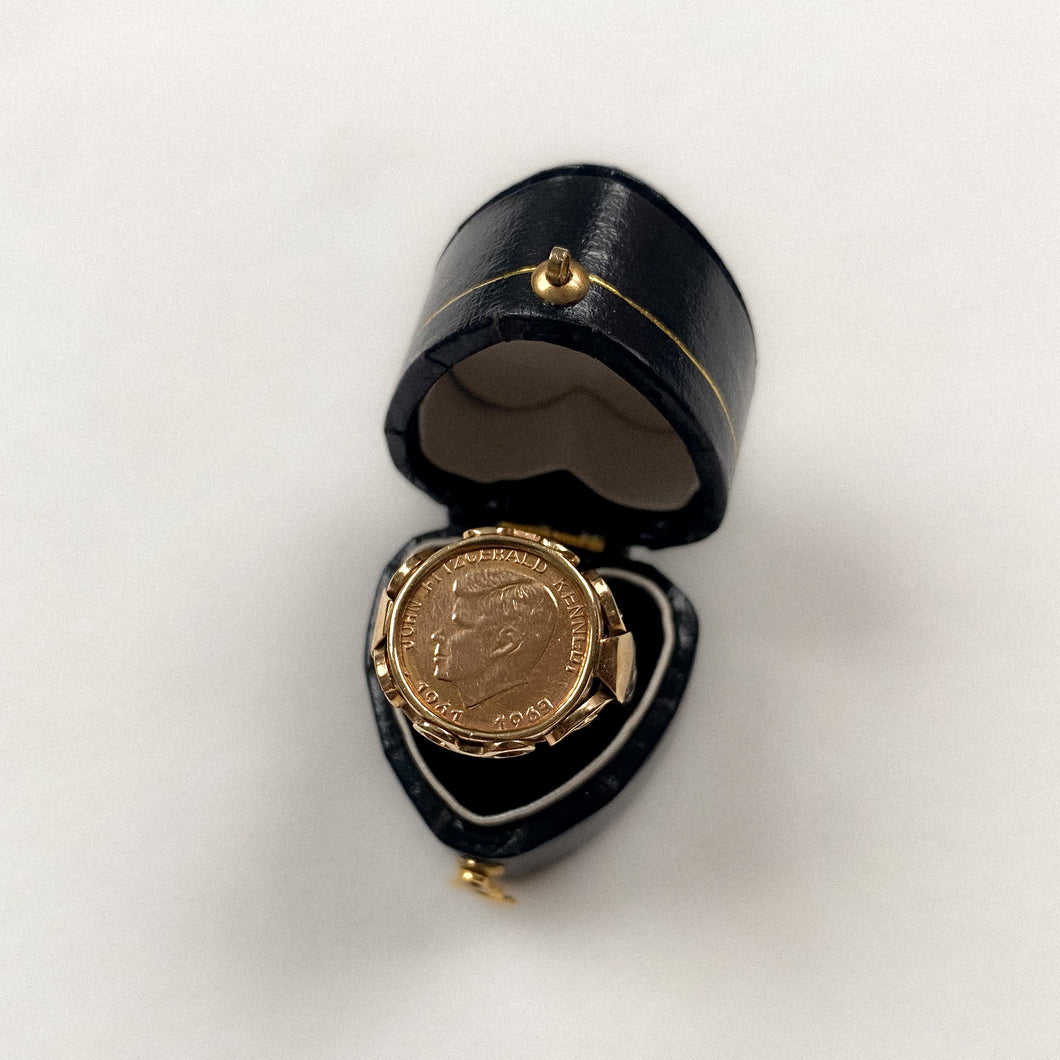 18 carat John F. Kennedy ring