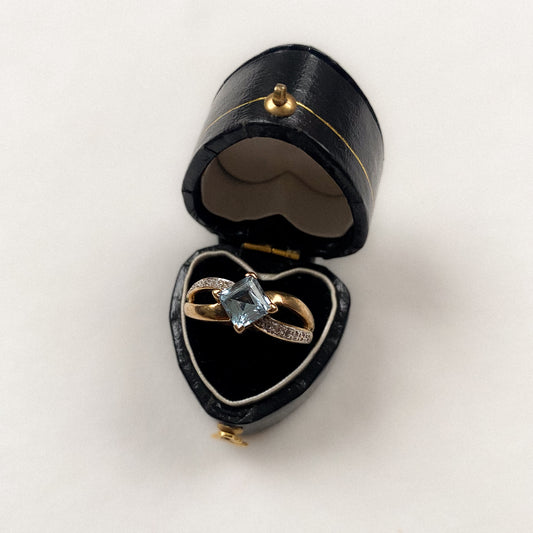 9 carat topaz and cubic zirkonia ring