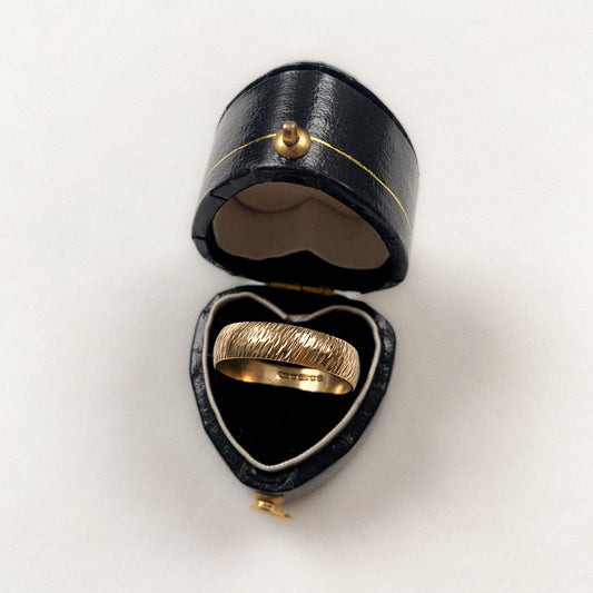 9 carat ribble band ring