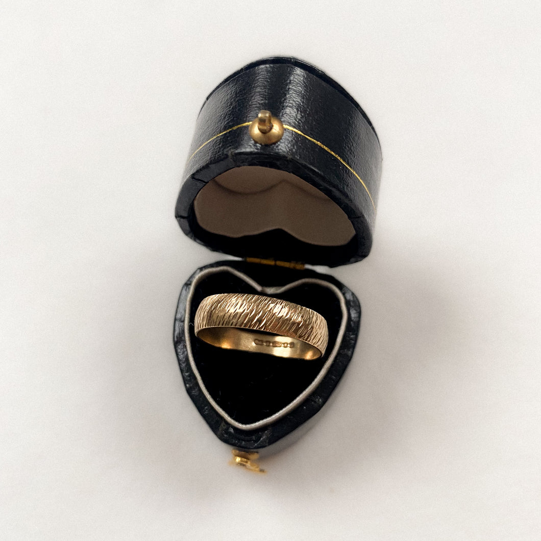 9 carat gold ribble band ring