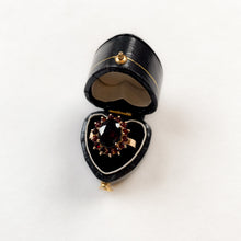 Load image into Gallery viewer, 18 carat gold garnet cluster ring
