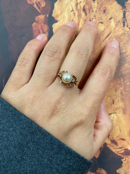 18 carat gold pearl and diamond ring