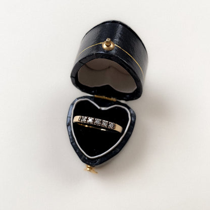 14 carat gold 5 diamond ring