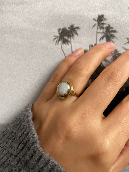 14 carat gold single opal ring