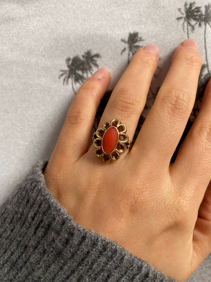 14 carat gold big decorative coral ring