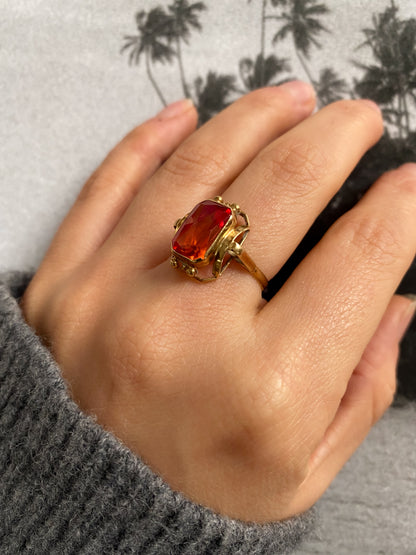 14 carat gold padparadscha solitaire ring