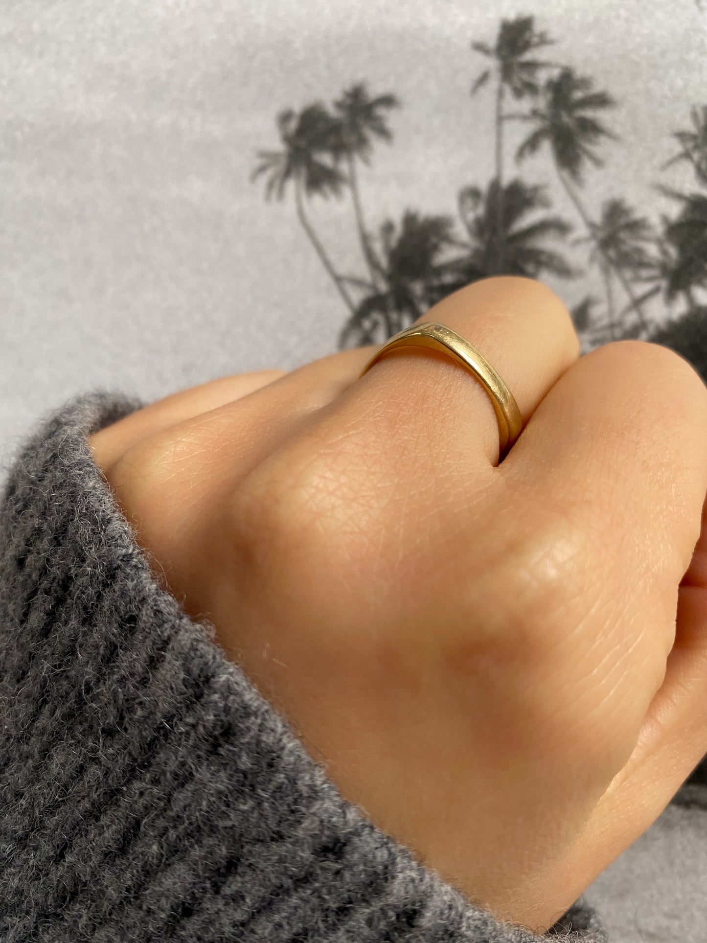 14 carat gold modern square band ring