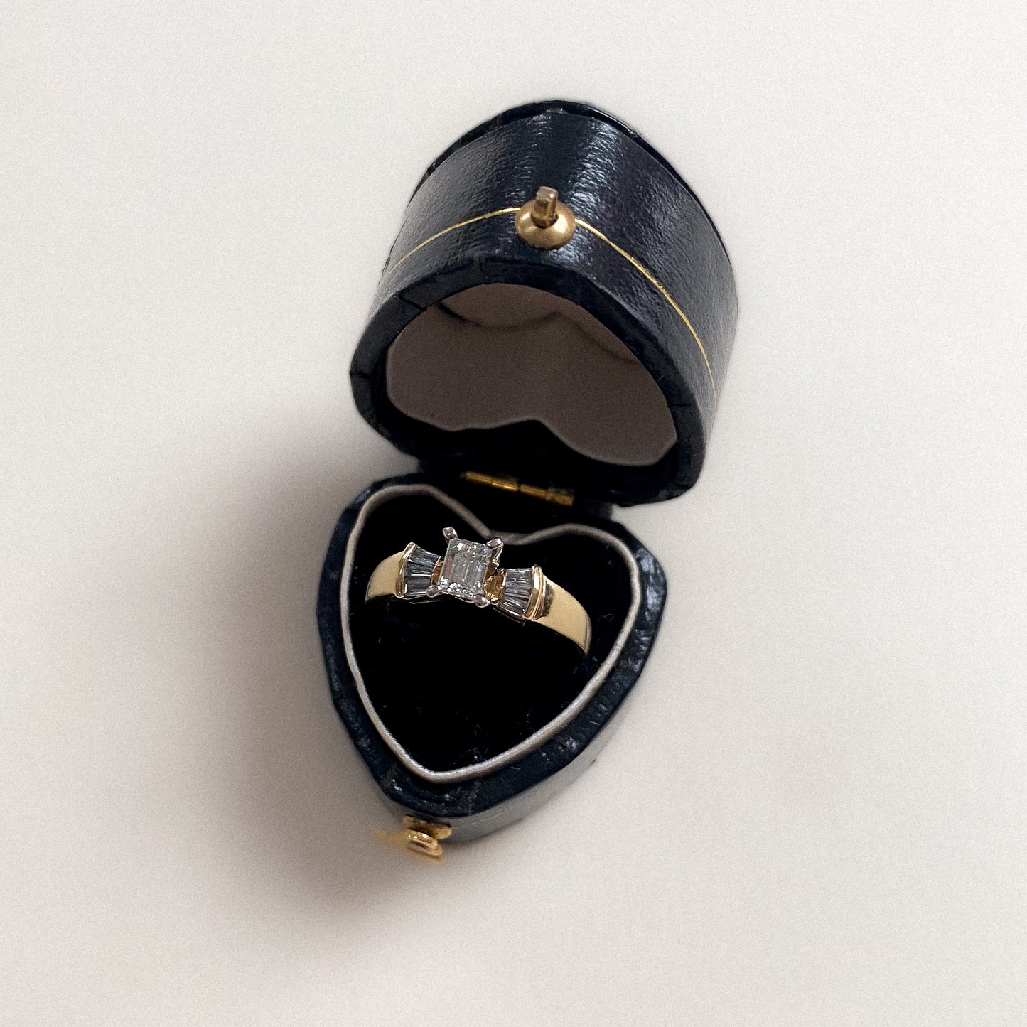 18 carat gold art deco baguette diamond ring