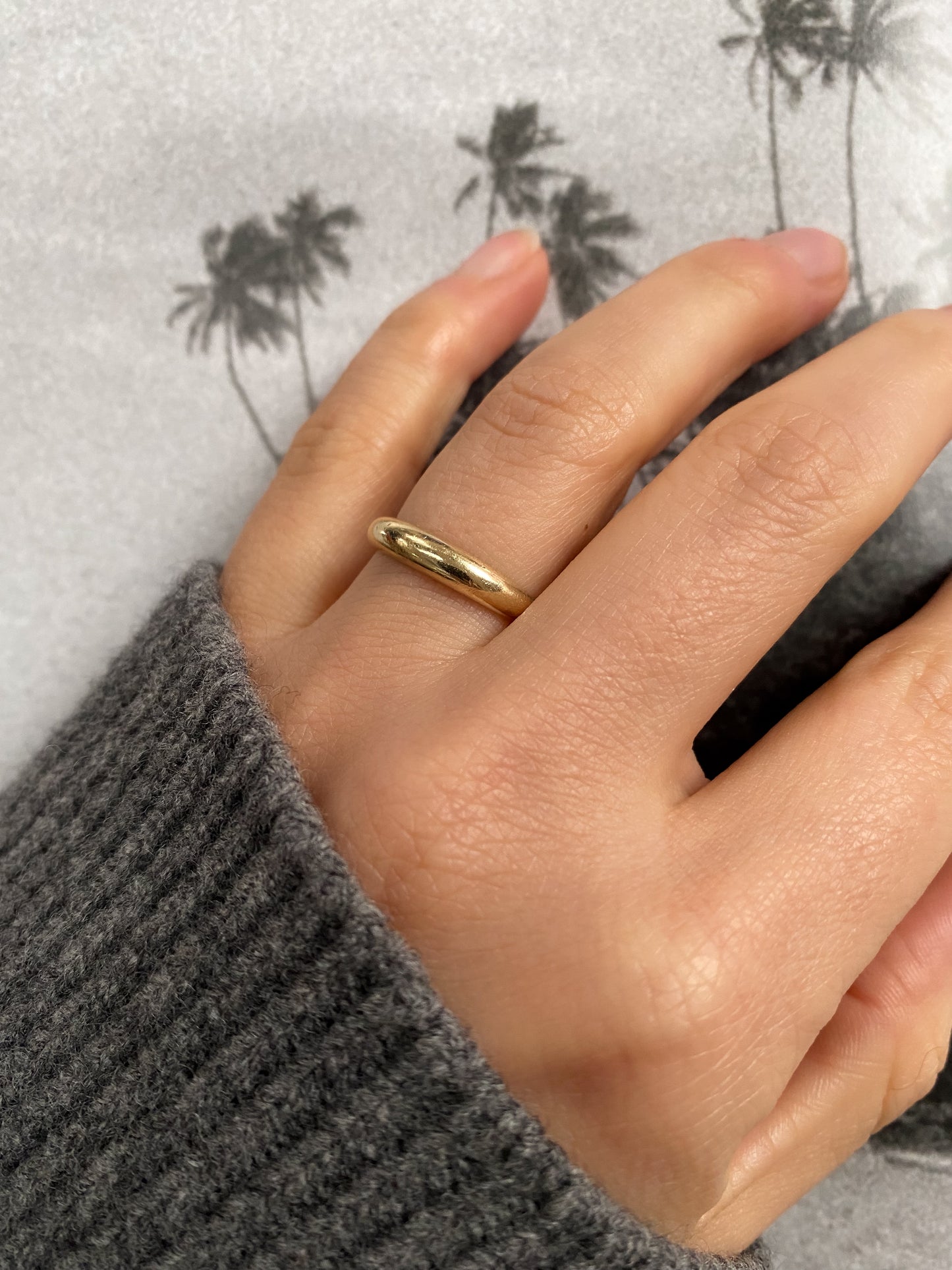 14 carat gold subtle dome band ring