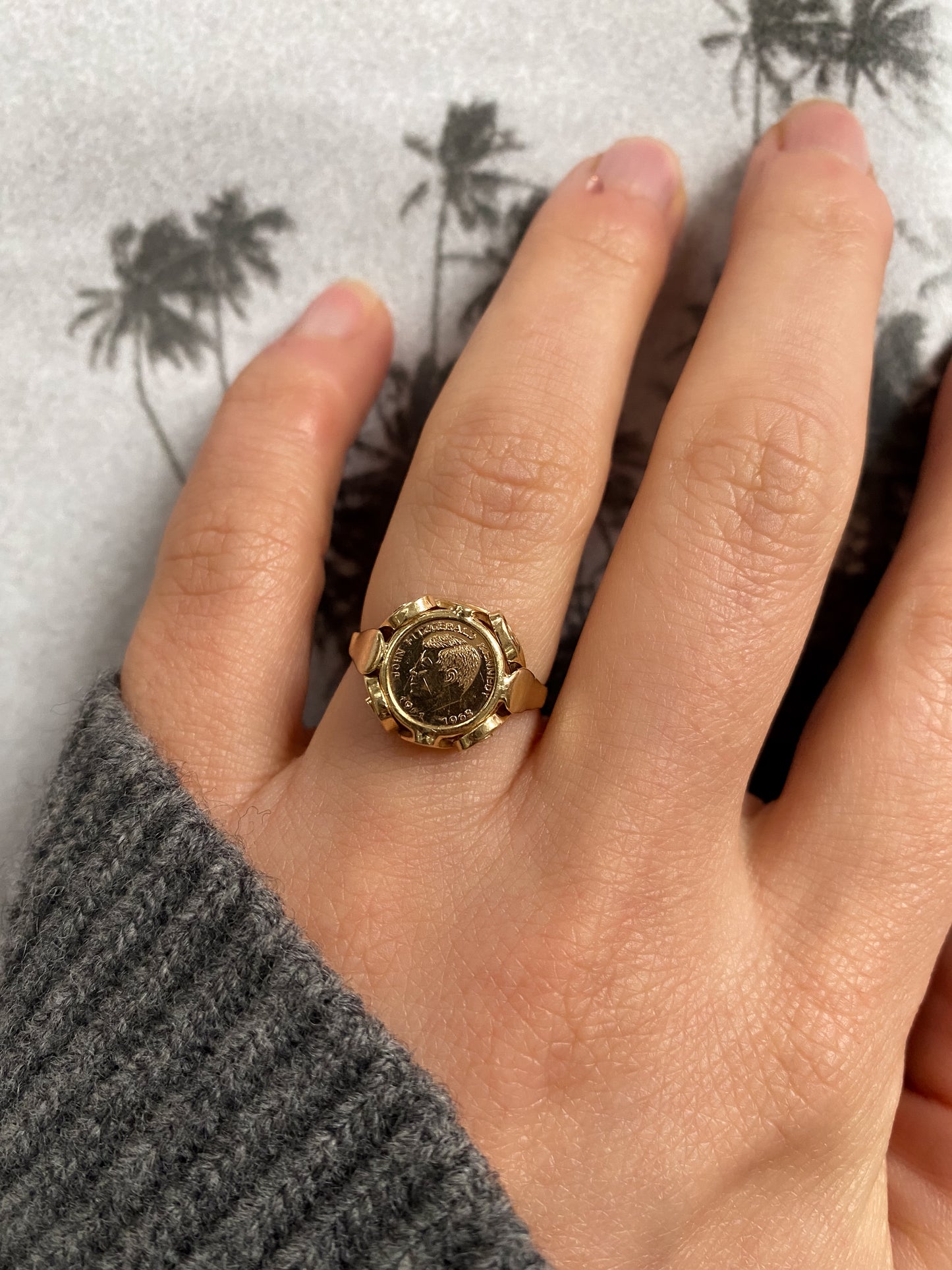 14 carat gold small kennedy coin ring
