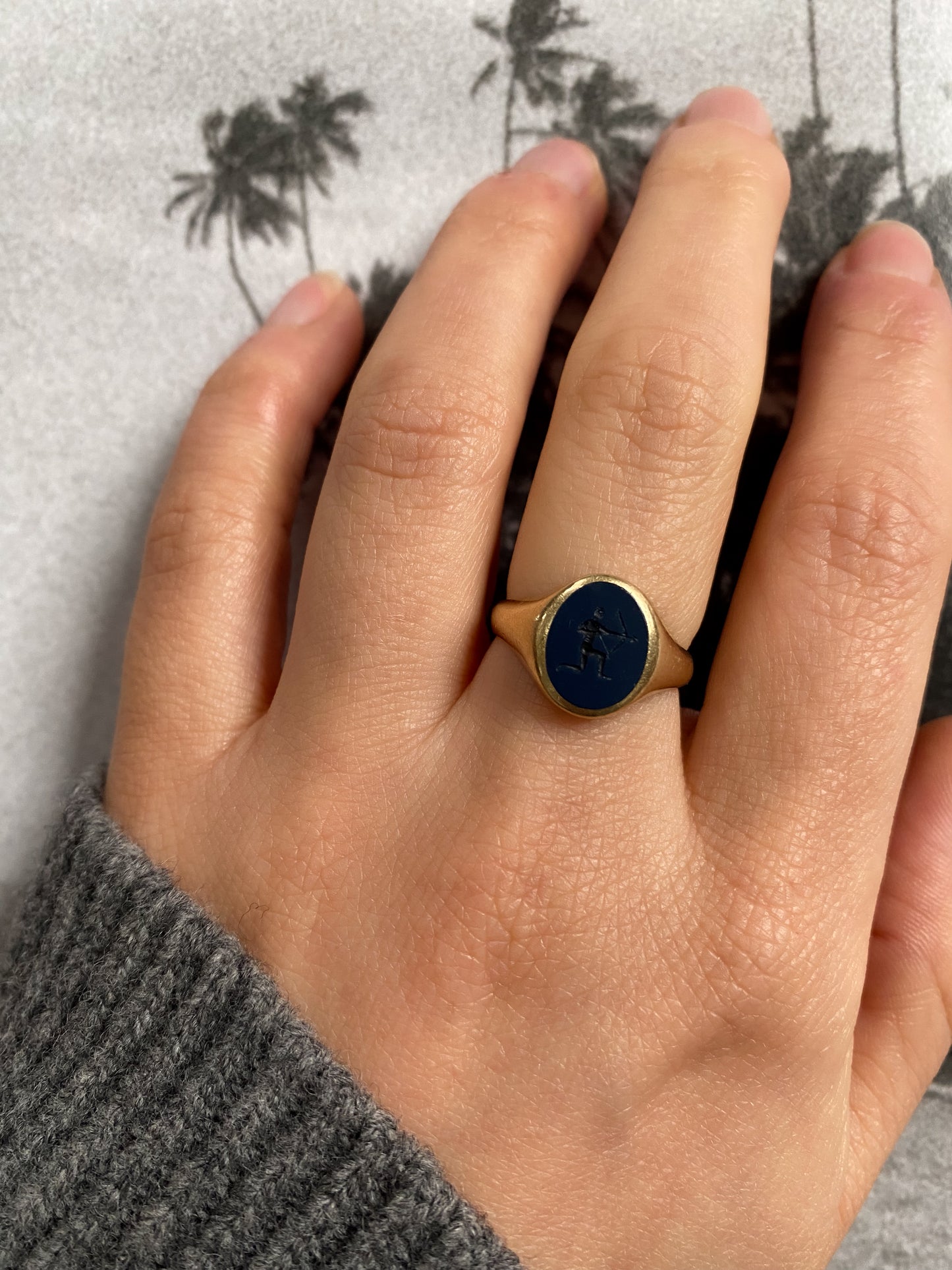 14 carat gold onyx with sagittarius engravement signet ring