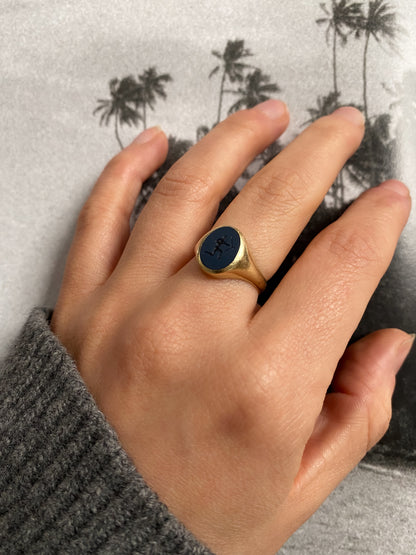 14 carat gold onyx with sagittarius engravement signet ring
