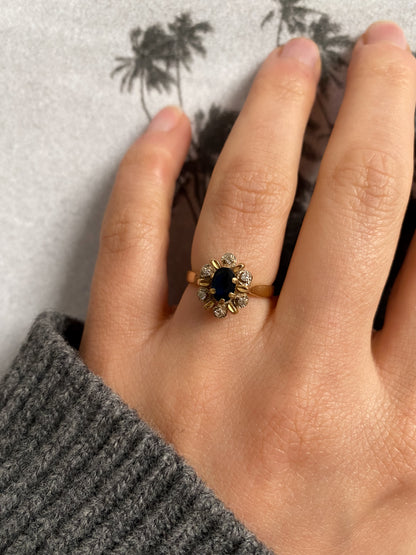 18 carat gold sapphire and diamond cluster ring