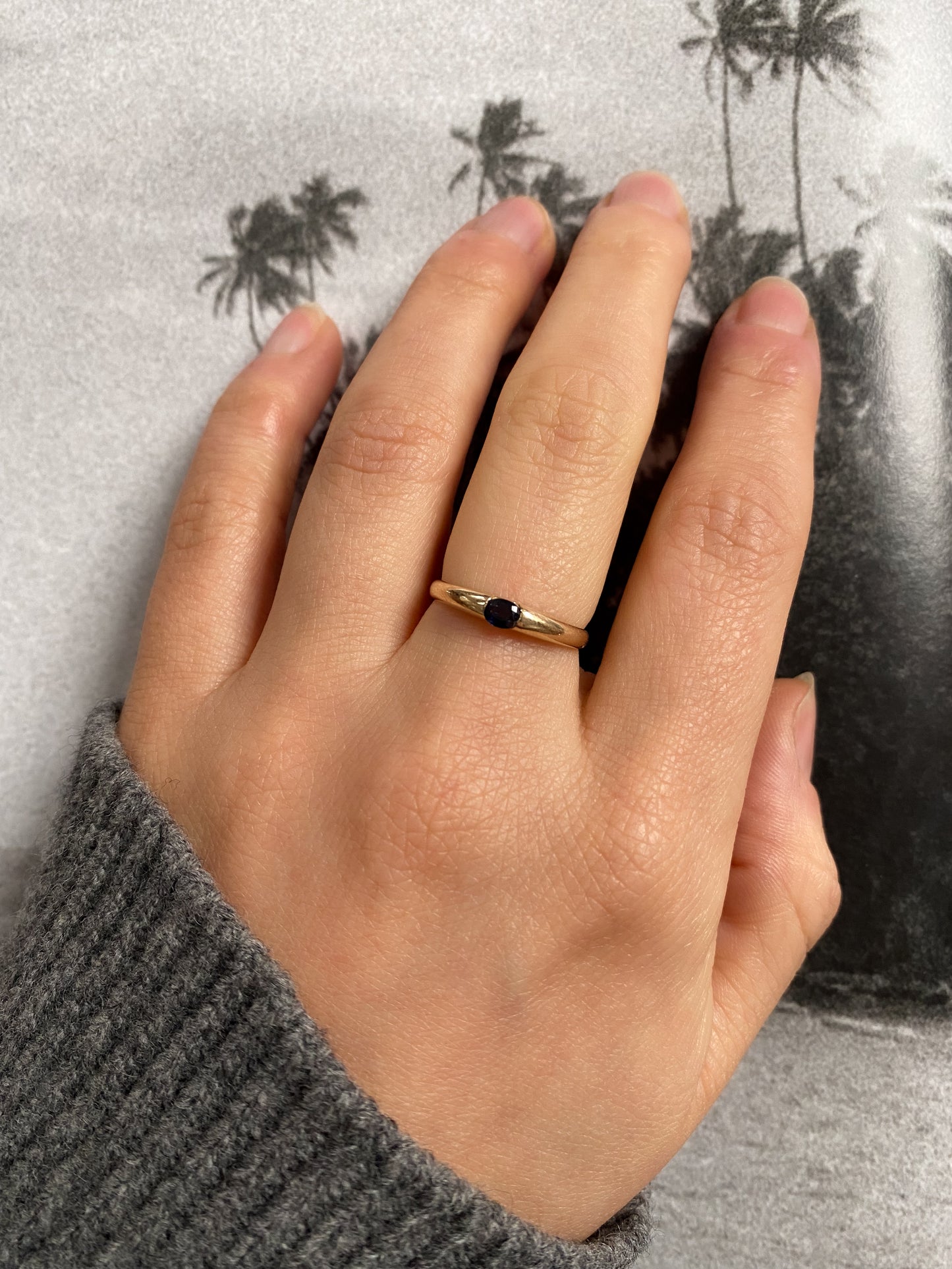 14 carat gold subtle gypsy sapphire ring