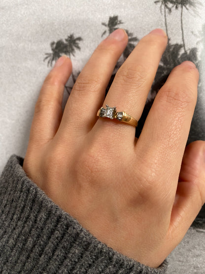 18 carat gold art deco baguette diamond ring