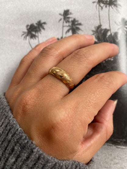 14 carat gold engraved dome ring