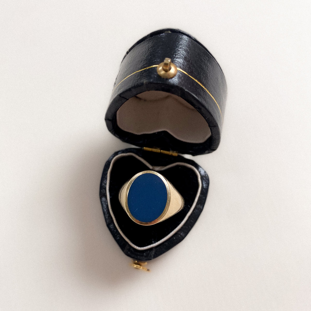 14 carat gold blue signet ring
