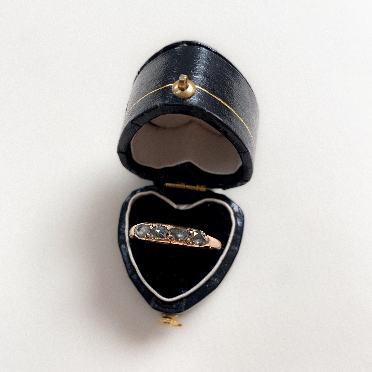 14 carat gold rose cut diamond ring