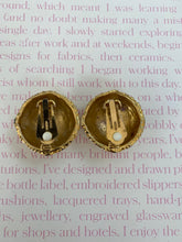 Load image into Gallery viewer, Vintage metal gold tone chunky etnic patterned clip-on earrings
