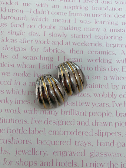Vintage metal silver tone modern shell clip-on earrings