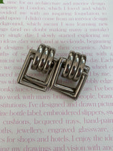 Load image into Gallery viewer, Vintage metal silver tone chunky clip-on earrings
