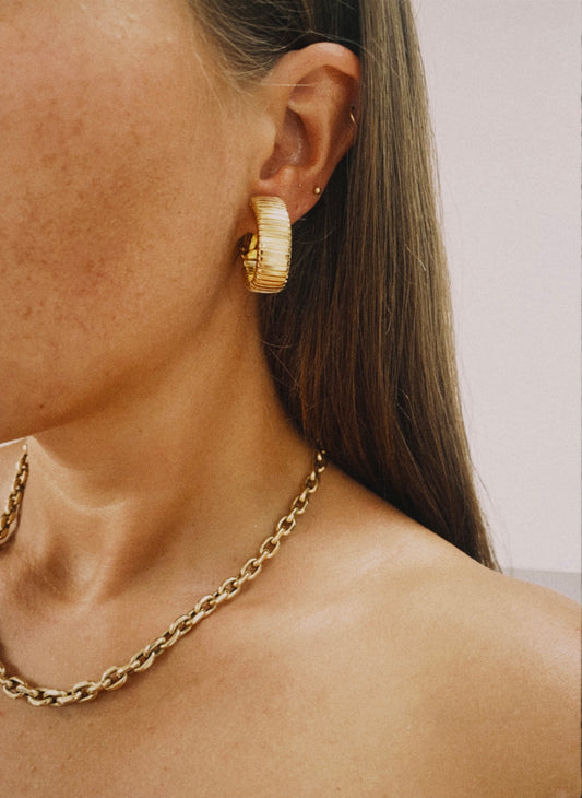 Vintage metal gold tone stripe patterned hoops clip-on earrings