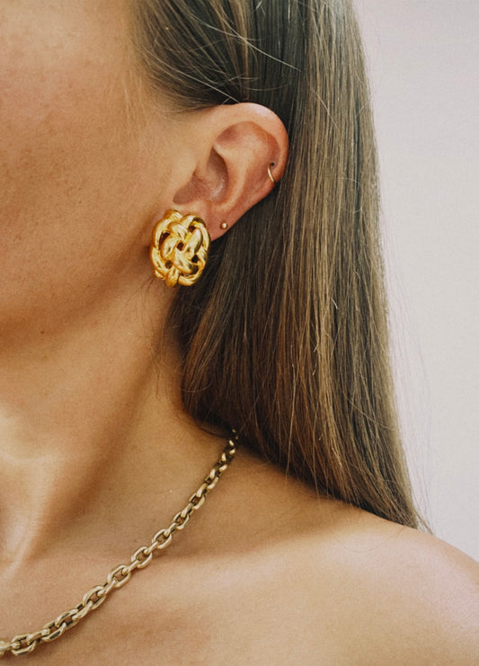 Vintage metal gold tone robe inspired clip-on earrings