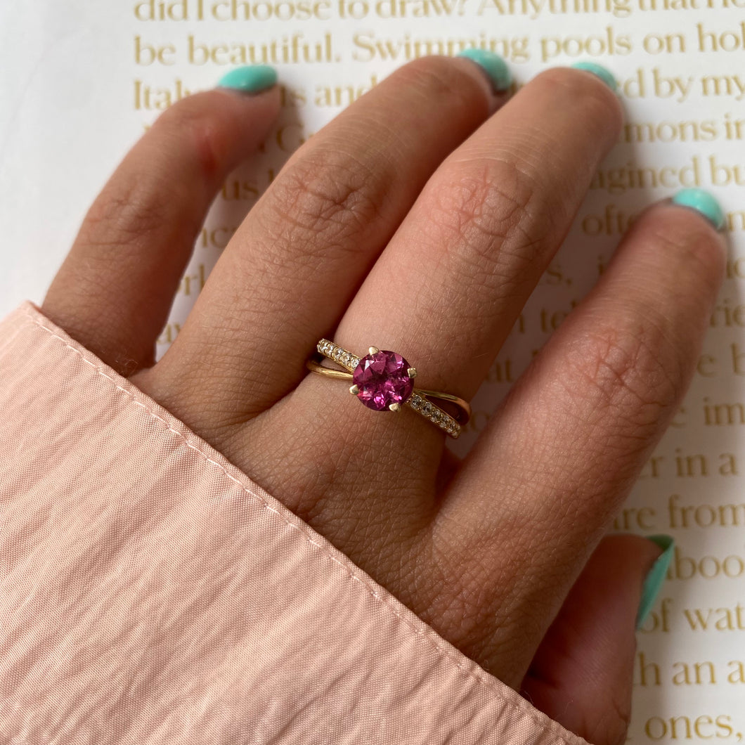 *NEW* 14 carat gold diamond and pink sapphire ring