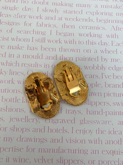 Vintage metal gold tone ethnic patterned clip-on earrings