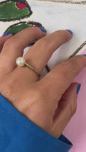 Load and play video in Gallery viewer, 8 carat gold single pearl ring
