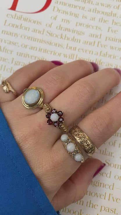 14 carat gold single opal ring