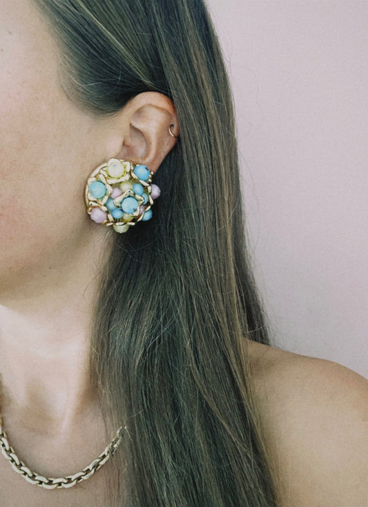 Vintage metal gold tone pastel beads clip-on earrings