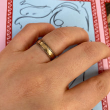 Load image into Gallery viewer, 9 carat gold decorative band ring
