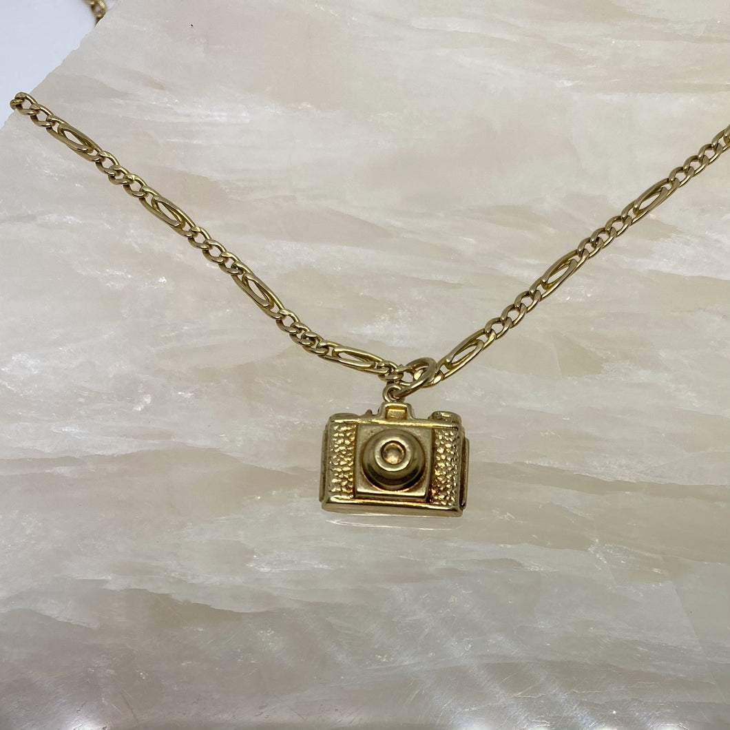 9 carat gold camera