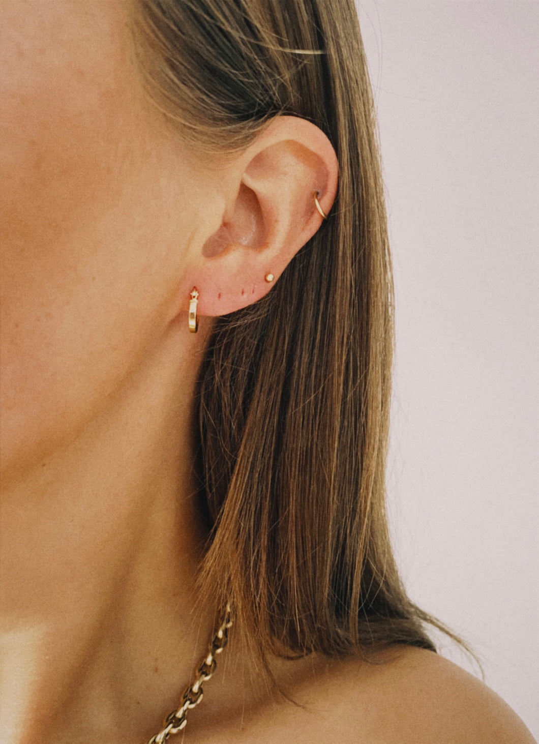 18 carat gold square hoops earrings