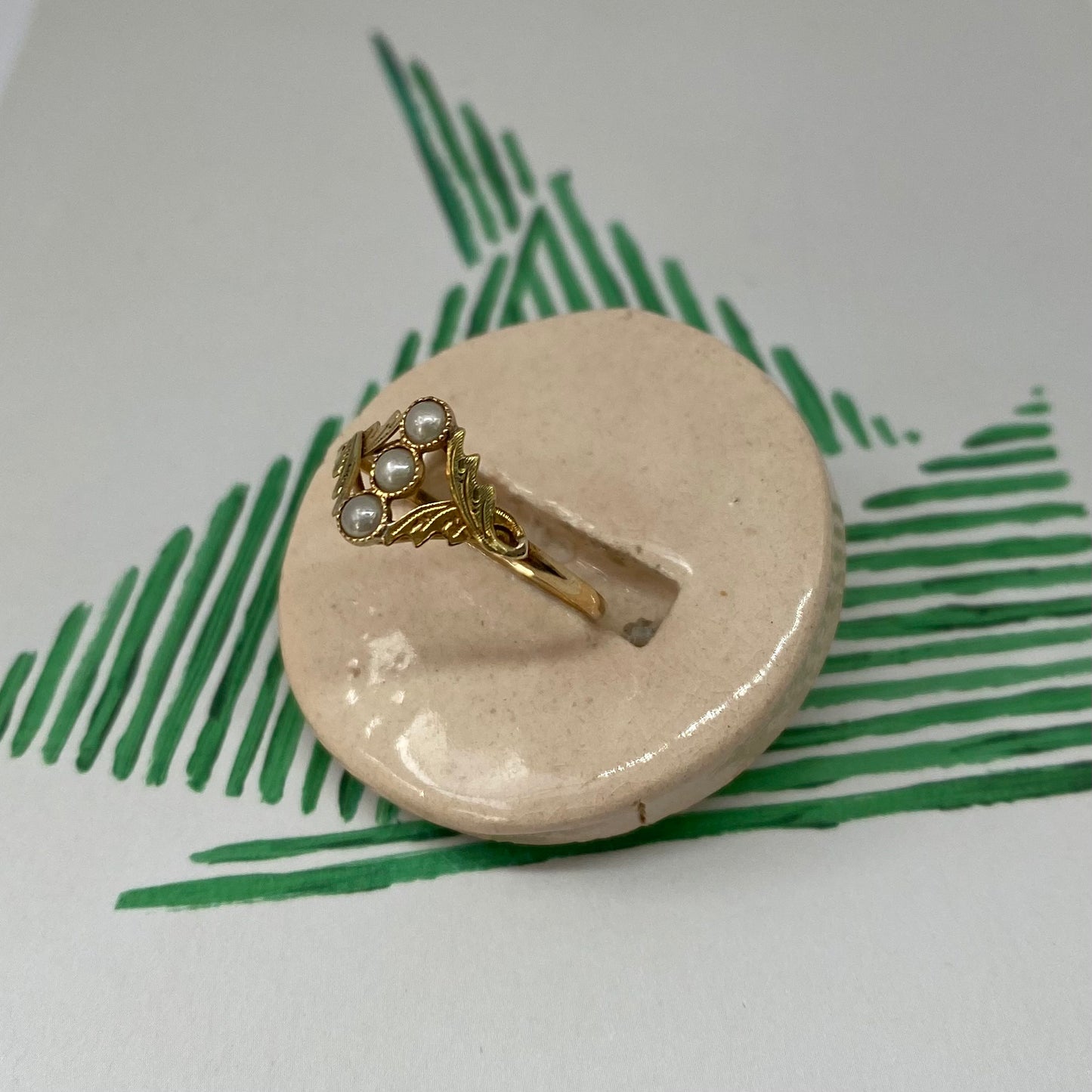 18 carat gold trilogy pearl ring