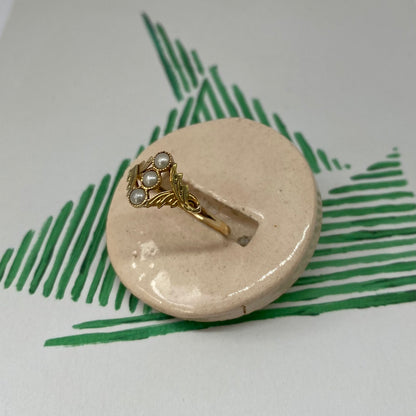 18 carat gold trilogy pearl ring