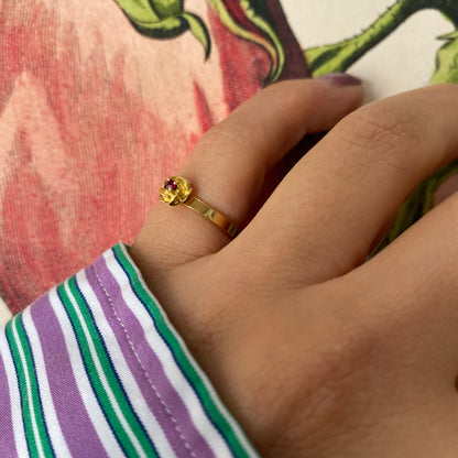 18 carat gold small rose with ruby ring