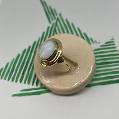 14 carat gold single opal ring