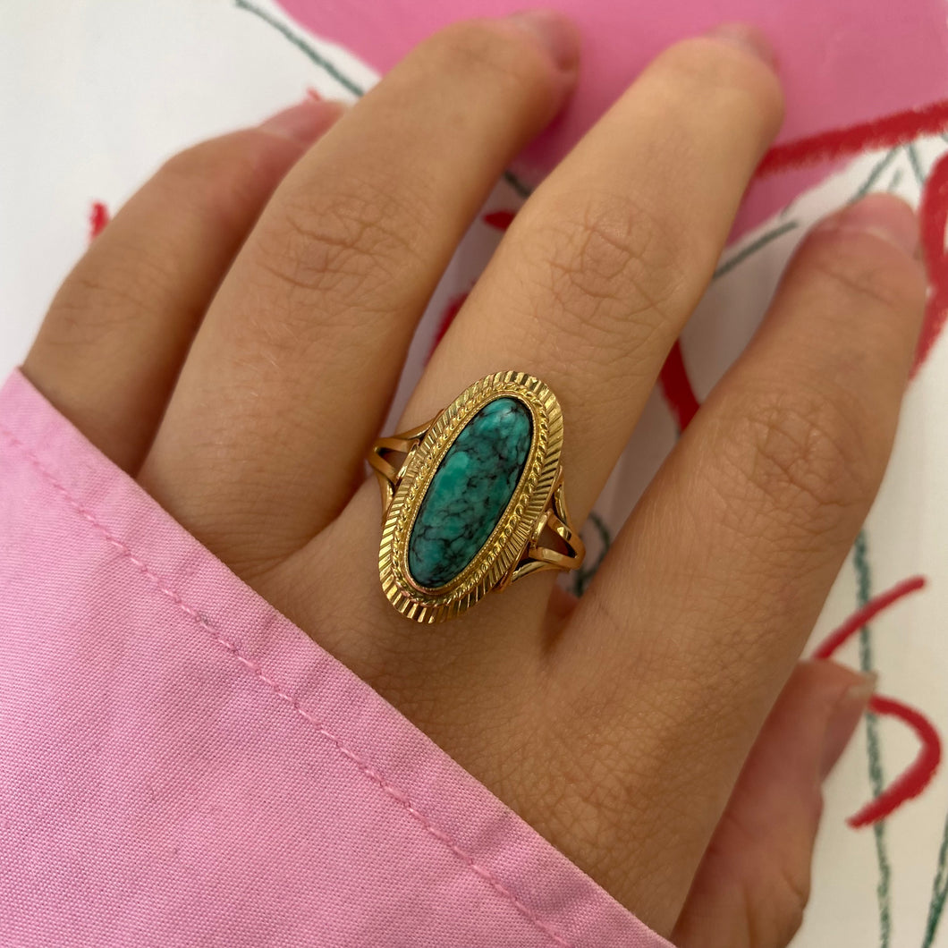 18 carat gold turquoise ring