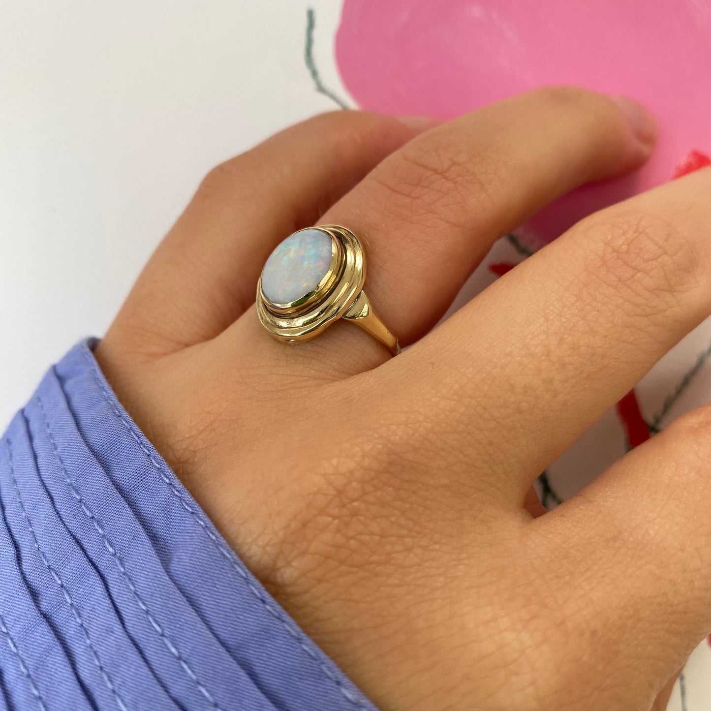 14 carat gold single opal ring