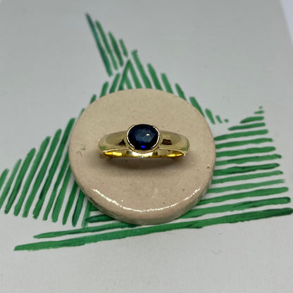 18 carat gold sapphire solitaire ring