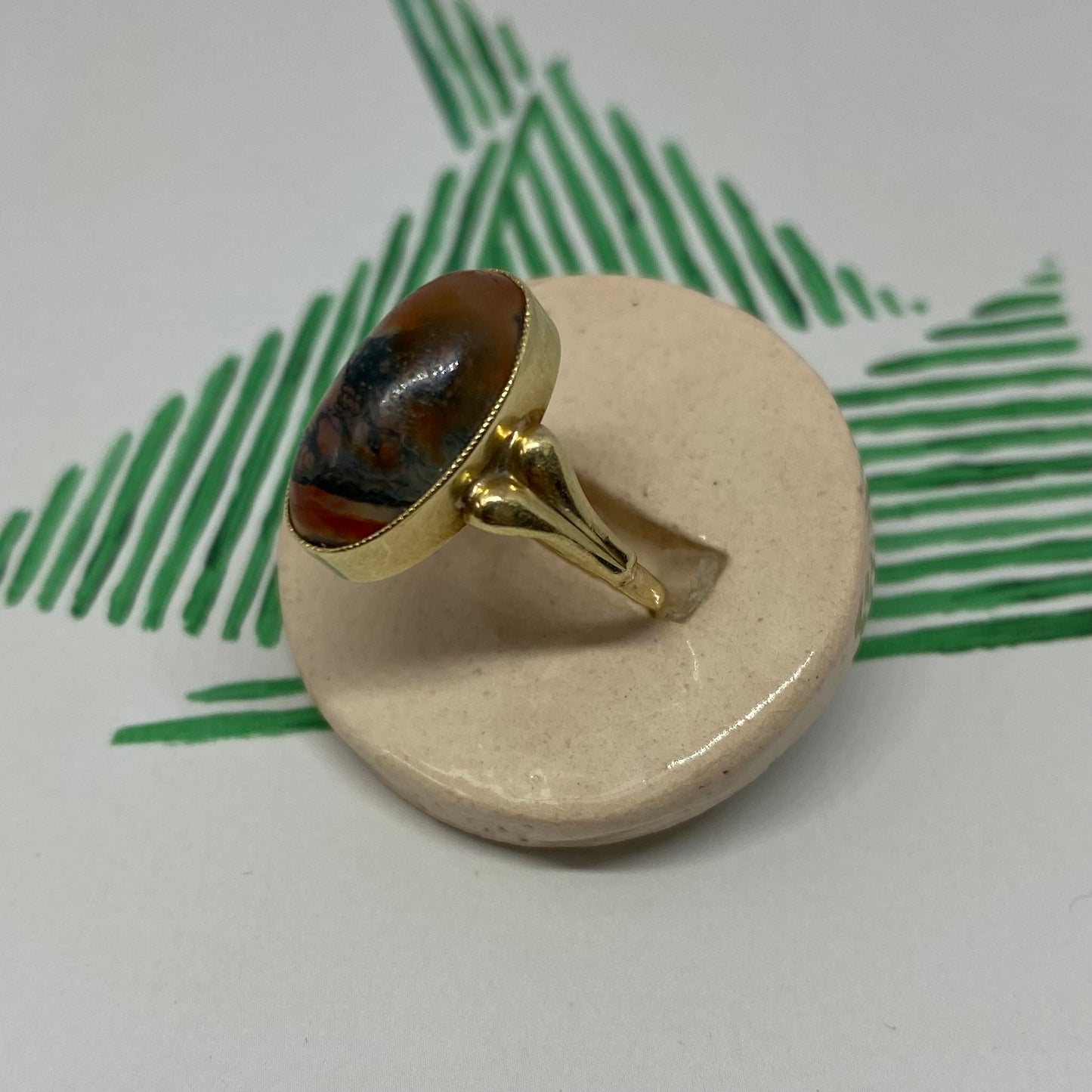 14 carat gold agate ring