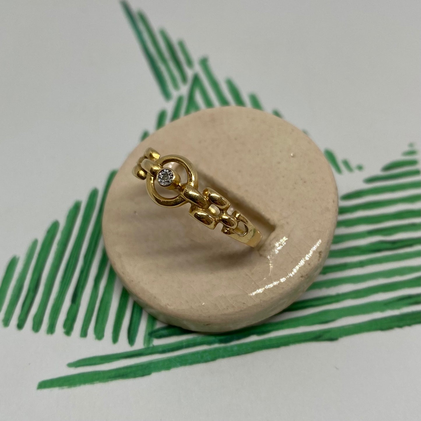18 carat gold diamond chain ring