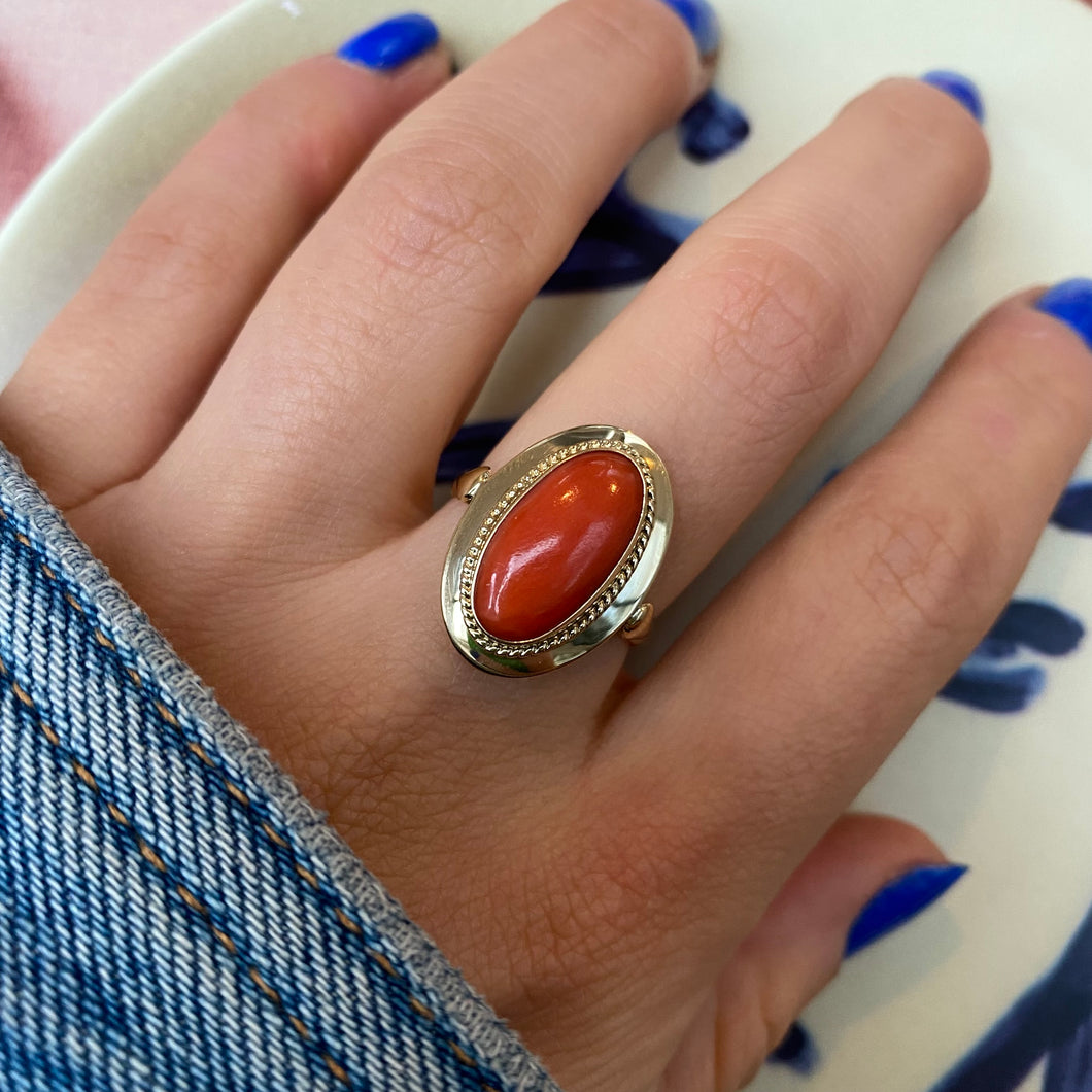 14 carat gold big oval coral ring