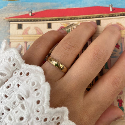 9 carat band ring